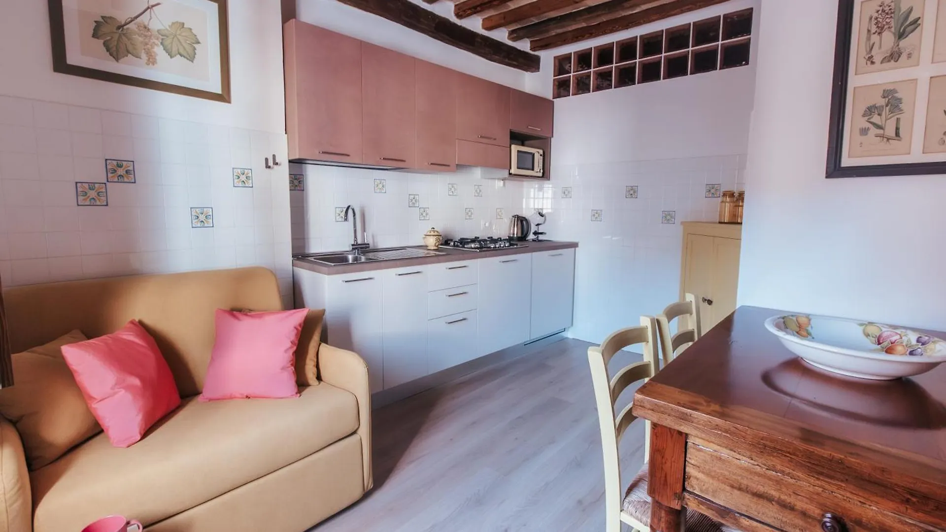Donna Laura - Holiday Home Сан-Куйрико-д'Орча Италия